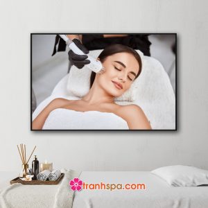 Mẫu tranh spa hình ảnh chăm sóc da mặt bằng công nghệ hiện đại