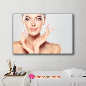 Bức tranh spa hình ảnh nữ người mẫu có nước da và khuôn mặt đẹp