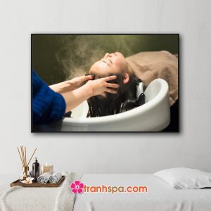 Tranh trang trí spa đẹp hình ảnh gội đầu thư giãn