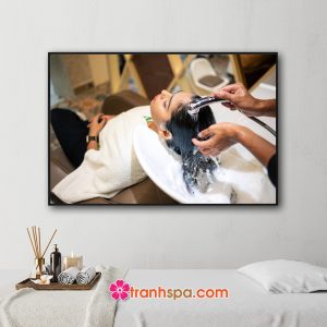 Bức tranh treo spa đẹp hình ảnh gội đầu thư giãn