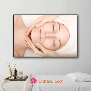 Mẫu tranh spa đẹp hình ảnh massage thư giãn cho nữ người mẫu