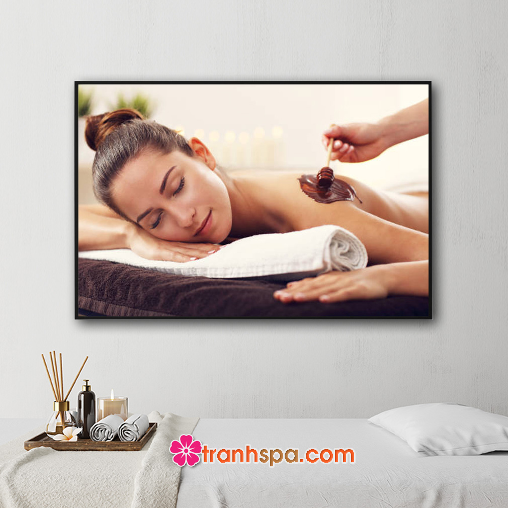 Mẫu tranh spa đẹp hình ảnh chăm sóc da và massage thư giãn cho nữ khách hàng