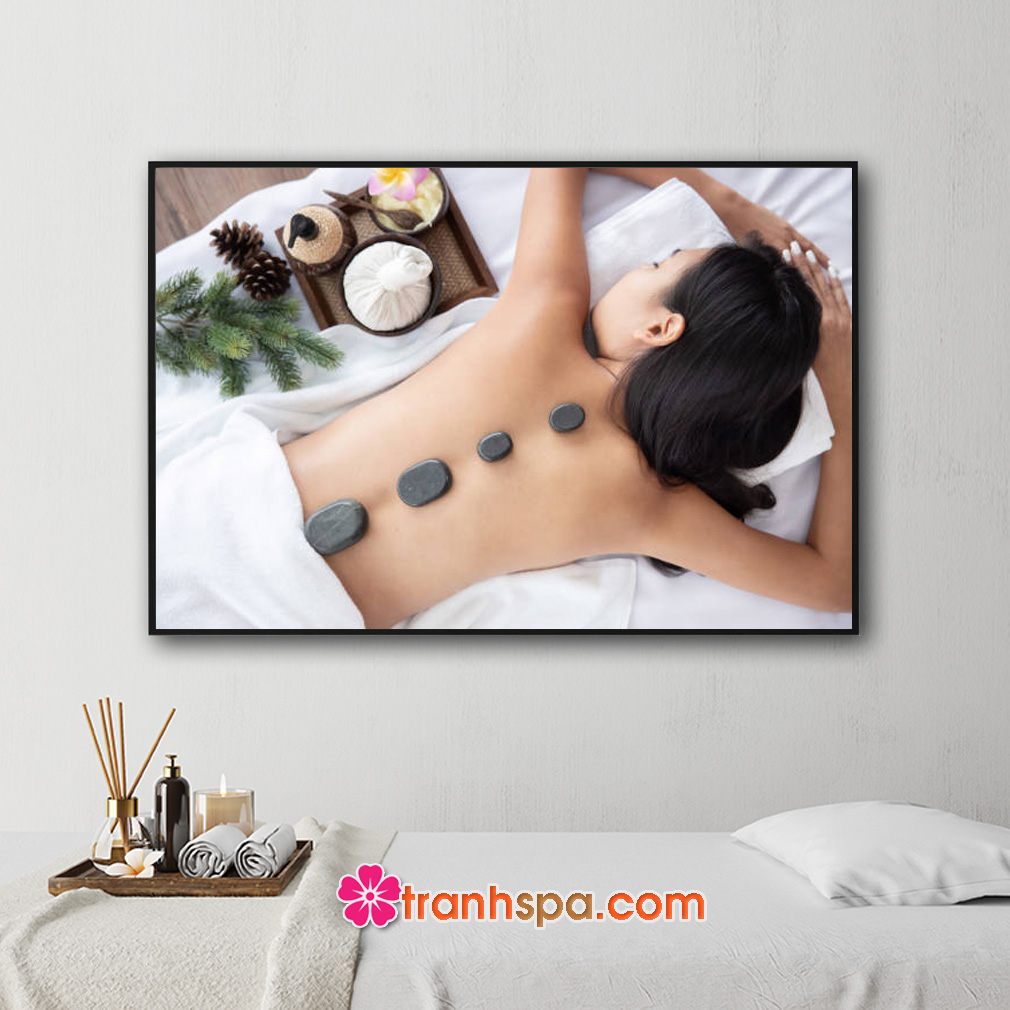 Mẫu tranh spa hình ảnh chườm đá nóng trên lưng