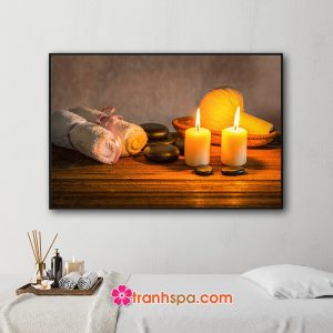 Mẫu tranh spa đẹp hình ảnh túi chườm, đá cuội, nến thơm và khăn tắm