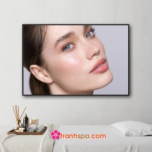 Mẫu tranh treo spa hình ảnh nữ người mẫu có khuôn mặt và làn da đẹp